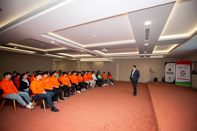 Для детей шехидов был организован «Молодёжный лагерь».