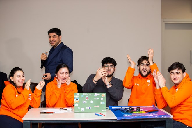 Для детей шехидов был организован «Молодёжный лагерь».