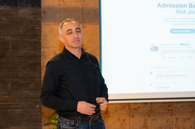 10th-grade students of “ADA School” visited the “INNOLAND” Incubation and Acceleration Center for an information session.