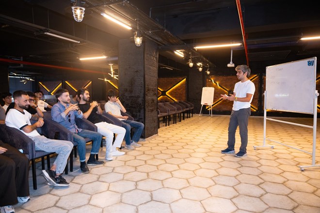 Сооснователь «KutForge Studios» Асад Гасанов провёл семинар на тему «Секреты успешного дизайна игр: от идеи до механики».
